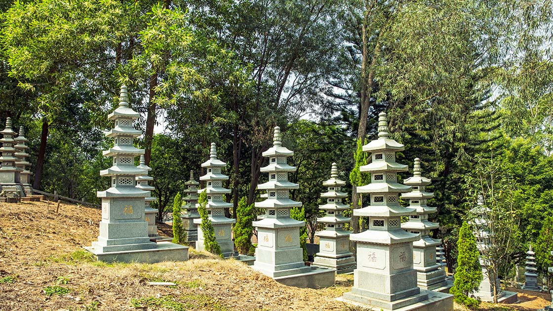 4名人塔,林中塔群1120.jpg