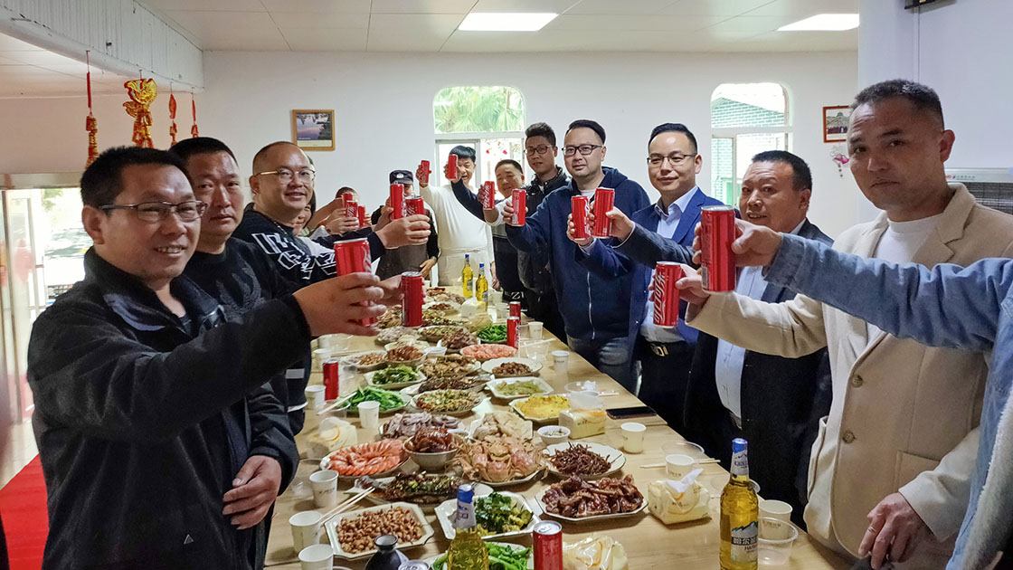 春节留守人员聚餐1120.jpg